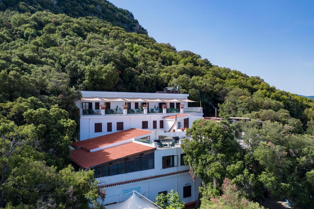 Отель S'Enis Monte Maccione Ольена Экстерьер фото