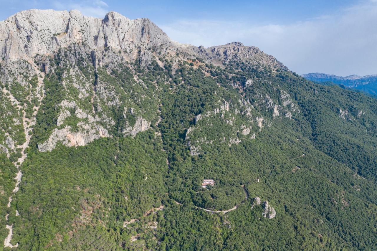 Отель S'Enis Monte Maccione Ольена Экстерьер фото